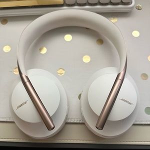 Refurbished Bose 700 Noise Canceling Headphones
